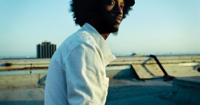 K'Naan - Wavin' Flag