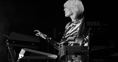 Faithless - Drifting Away