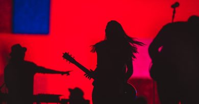 Hillsong Worship - Peace Has Come