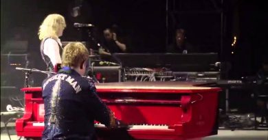 Elton John - Your Sister Can't Twist (But She Can Rock'n' Roll)
