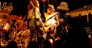 Kiss - Comin' Home