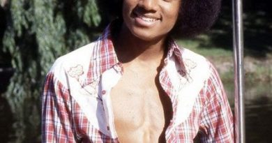 Michael Jackson - Doggin' Around