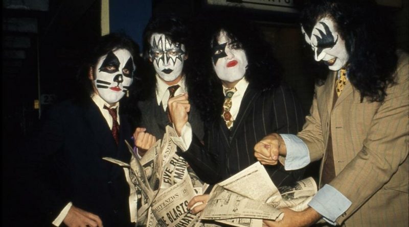 Kiss - Room Service