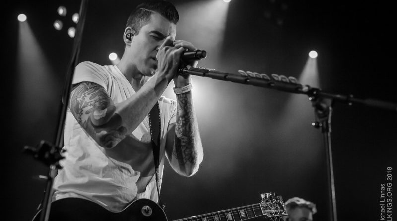Theory Of A Deadman - White Boy