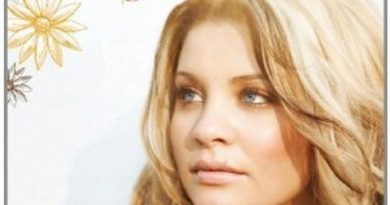 LaUren ALaina