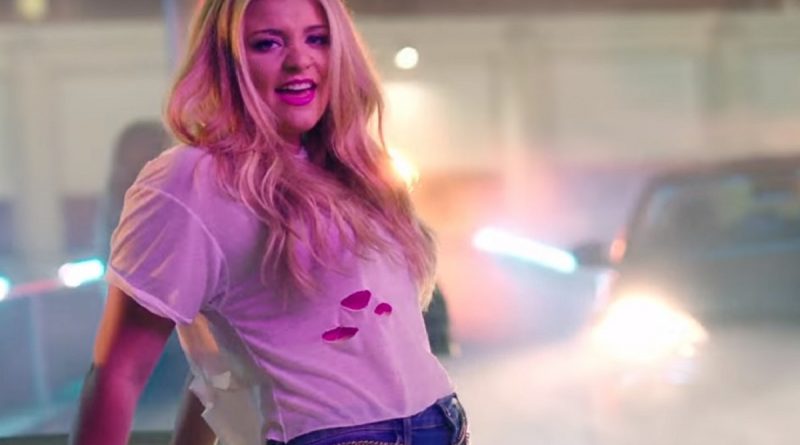 LaUren ALaina