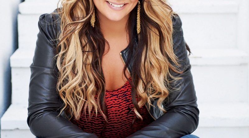 LaUren ALaina