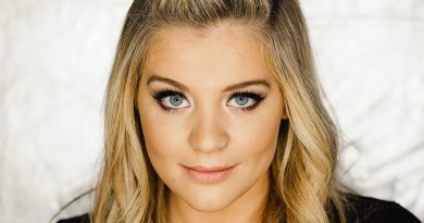 LaUren ALaina