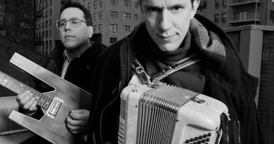 They Might Be Giants - Your Racist Friend