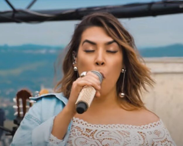Naiara Azevedo - Bêbado Gera Emprego