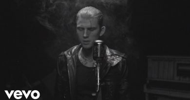 Machine Gun Kelly, Lzzy Hale — Spotlight