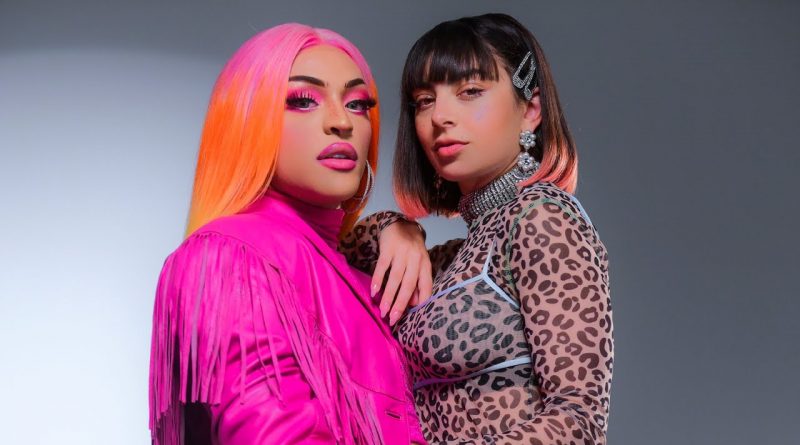 Pabllo Vittar, Charli XCX - Flash Pose