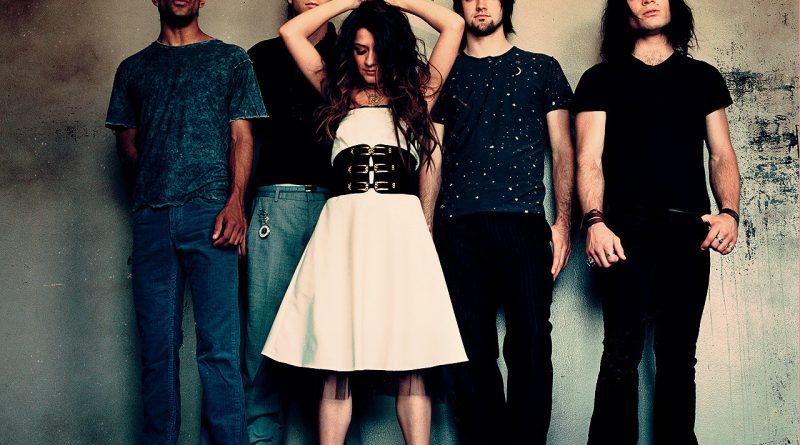 Flyleaf - Fully Alive