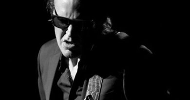 John Hiatt - What Love Can Do