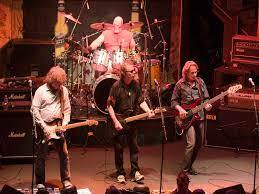 April Wine - Big City Girls