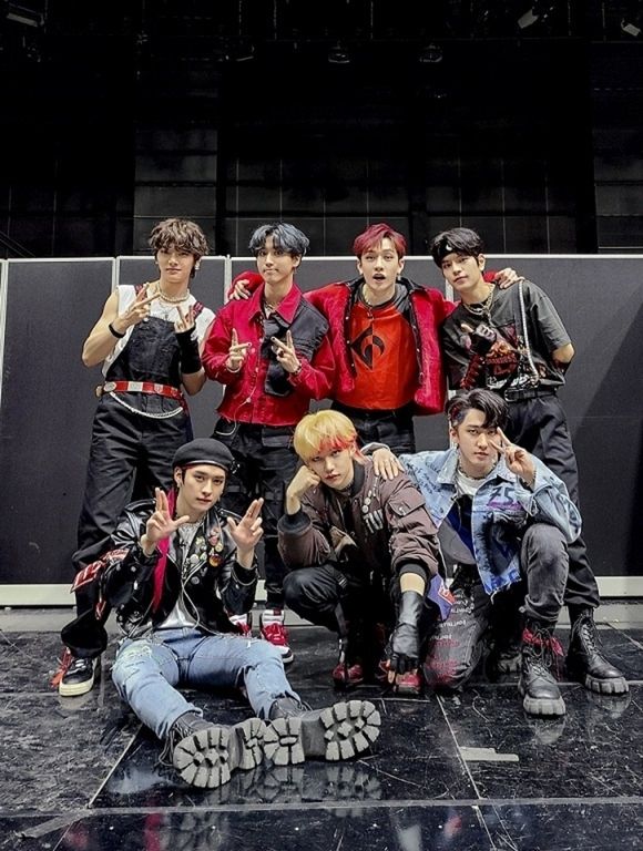 Stray Kids - DDU DU DDU DU