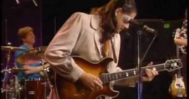John Hiatt - Sharon's Got A Drugstore