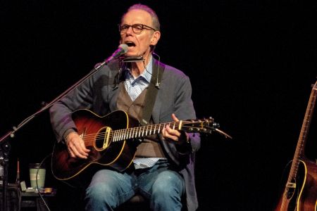 John Hiatt - Hangin' Around The Observatory