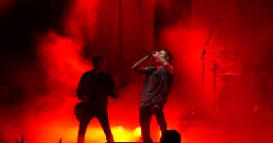 Parkway Drive - Dying To Believe