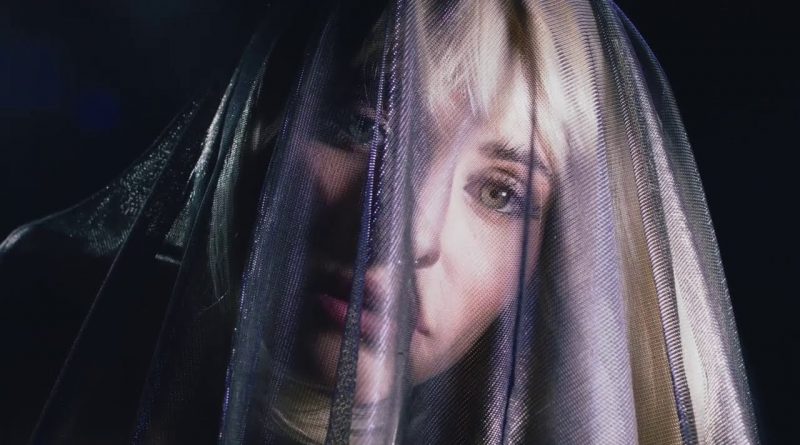 Lilith Czar - Burn With Me