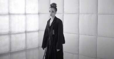 Poppy — Sit / Stay