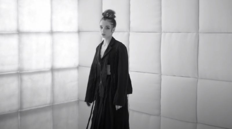 Poppy — Sit / Stay