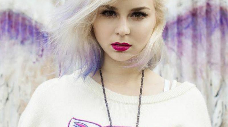 Colette Carr - I Love Kev Nish