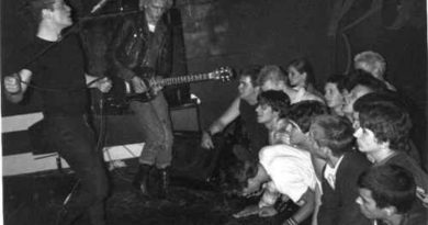 Discharge - D.Y.T / A.Y.F
