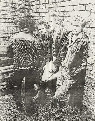 Discharge - It’s No T.V. Sketch