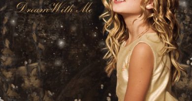 Jackie Evancho — White Christmas