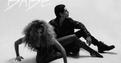 Lion Babe, Childish Gambino - Jump Hi