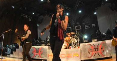 Hinder - Red Tail Lights