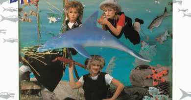 Bananarama - Tell Tale Signs
