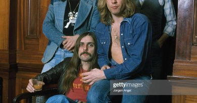 Status Quo - Paper Plane