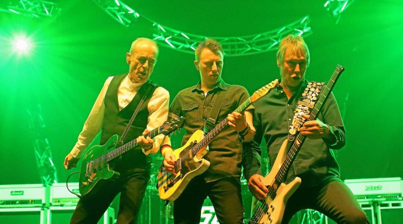 Status Quo - Heartburn