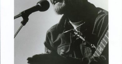 Pete Seeger - Last Train to Nuremberg