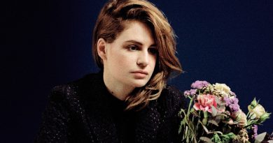 Christine and the Queens - Tilted
