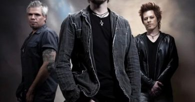 Crossfade - Invincible