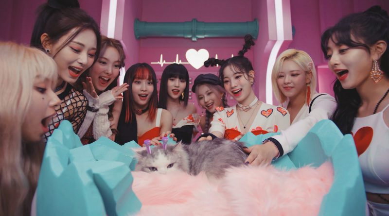 TWICE - MOONLIGHT