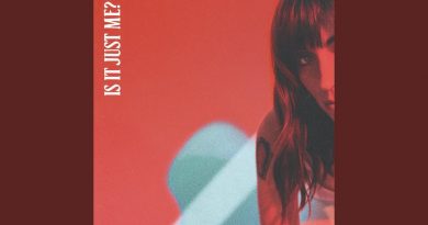 Sasha Sloan - Is It Just Me?