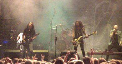 DragonForce - Soldiers Of The Wastelands