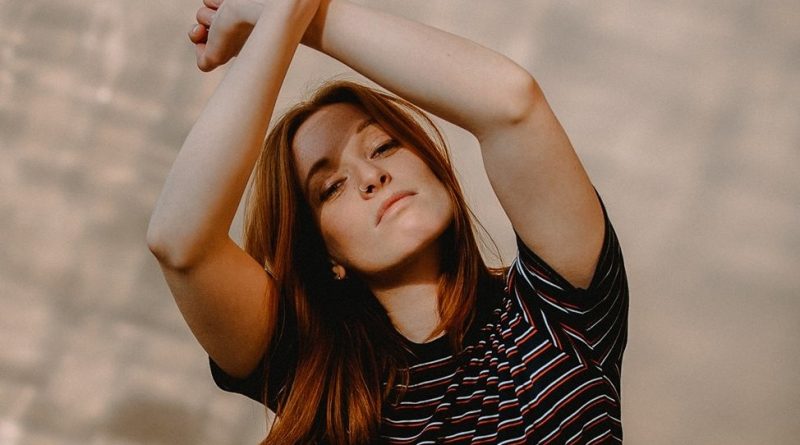 Orla Gartland - Between My Teeth