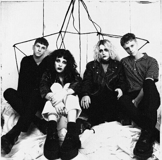 Pale Waves - Odd Ones Out