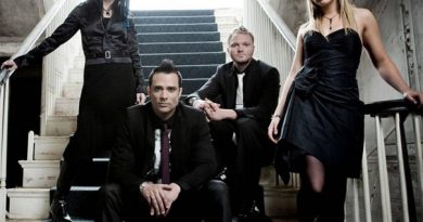 Skillet - White Horse