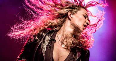 Dana Fuchs - Strung Out