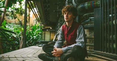 Cosmo Sheldrake - Wriggle