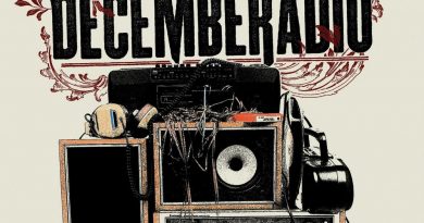 DecembeRadio - Table