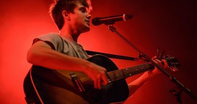 Alec Benjamin - Nancy Got A Haircut