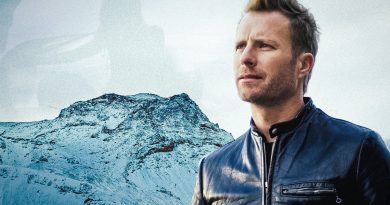 Dierks Bentley - Stranger To Myself