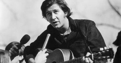 Phil Ochs - Bullets of Mexico